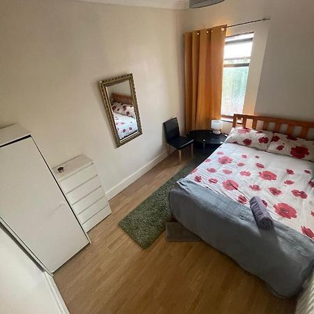 Quite Broad Resr 1 Otel Coventry Dış mekan fotoğraf